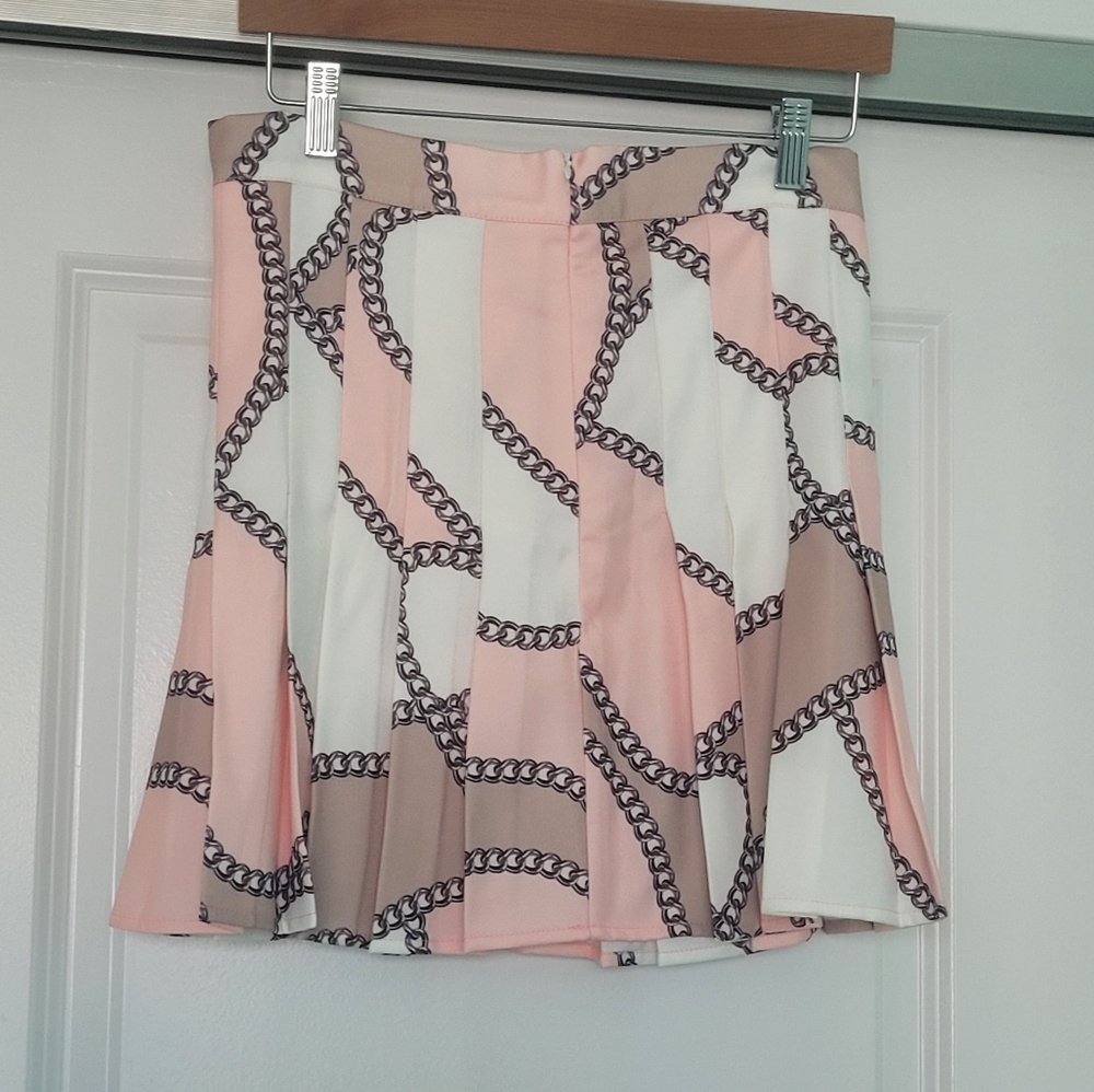 NWOT ChicMe Skirt